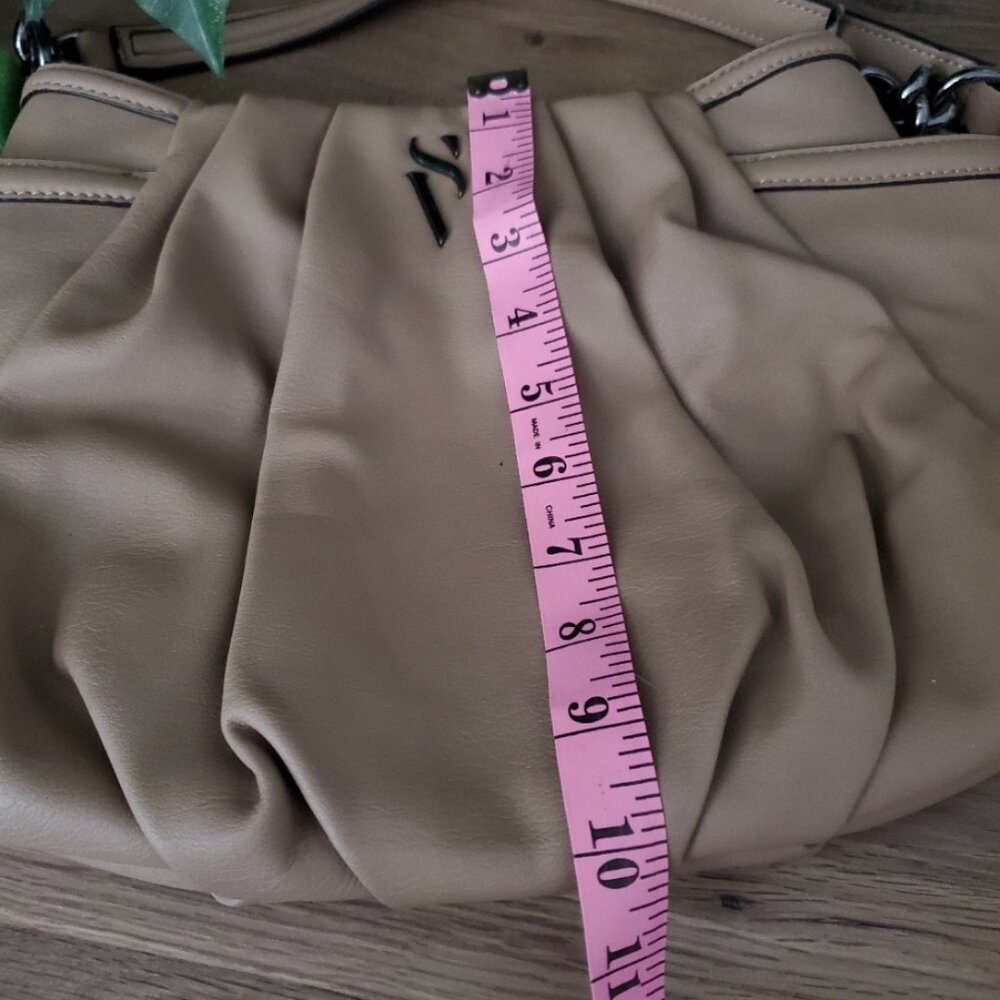 Simply Vera Large Bag with Gunmetal Hardware - Picture 3 of 6